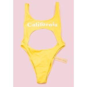 Chloe Rose Yellow Cutout Swimsuit Swim Women’s One Piece Bathing Suit Large NEW